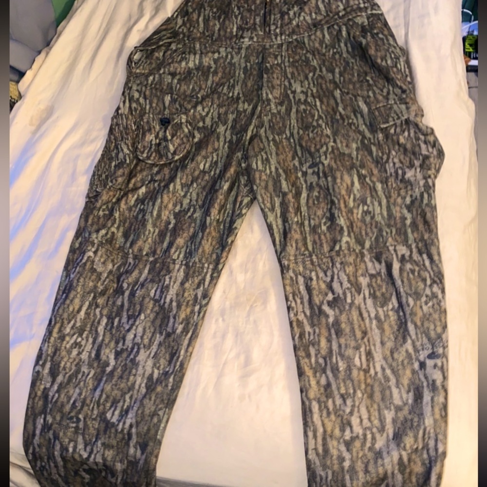Ol’Tom Turkey bibs. Size 2xl. Bottomland camo